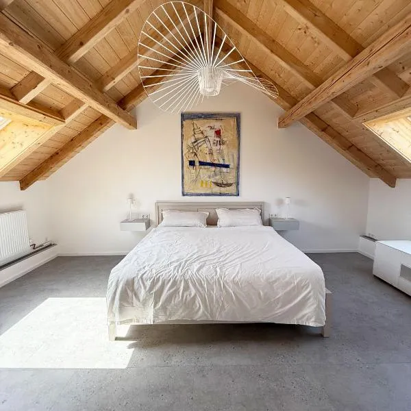 Neues, stilvolles Loft inmitten der Weinberge, hotell i Unterniebelsbach