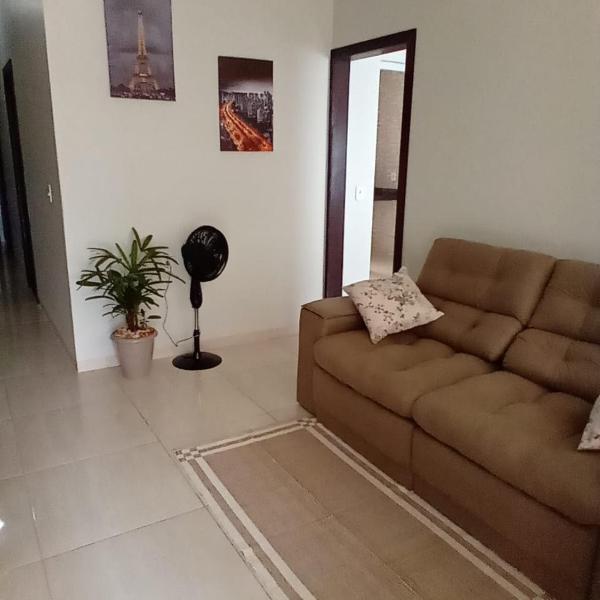 Quarto 1 cama de casal com ar estacionamento