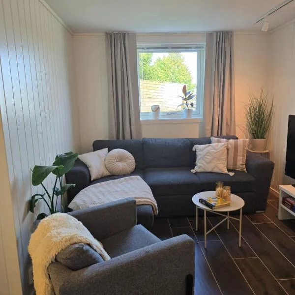 Cozy Tromsø apartment, No parking november to april, hotel in Tromsø