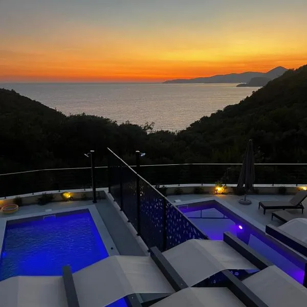 Viesnīca Orange Tree Pool Villas - Sea View and Private Pool pilsētā Reževiči