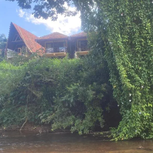 Sinharaja Riverside, hotel din Deniyaya