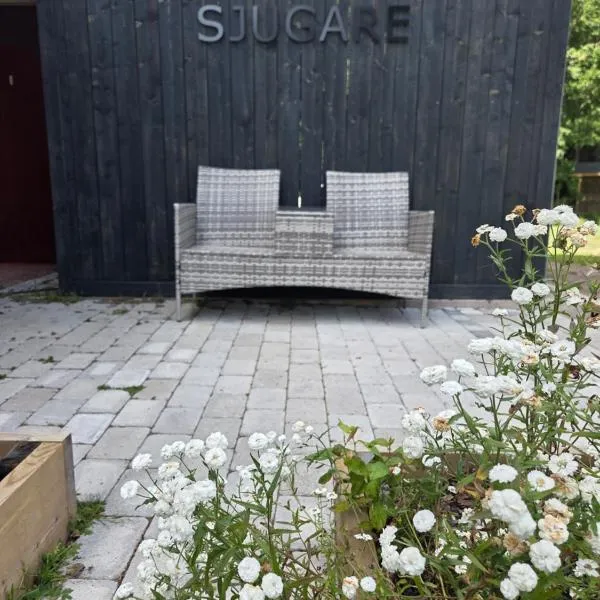Sjugare Gård Glamping, hotel in Leksand
