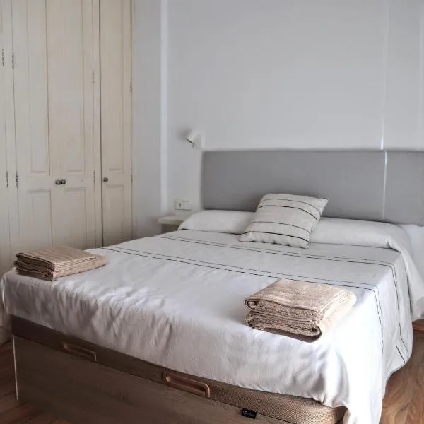 La casa de Fontanars, hotel in Fontanares