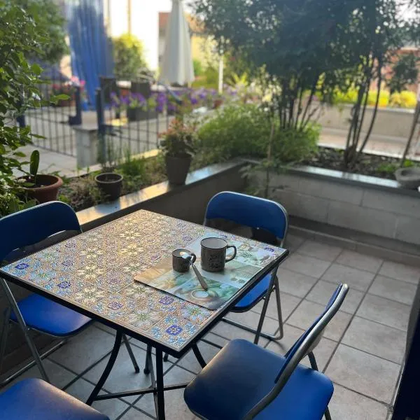 Tomati's House – hotel w Albie