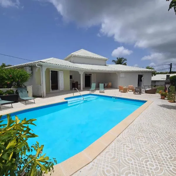 Villa Soleil Douville, hotel i Sainte-Anne