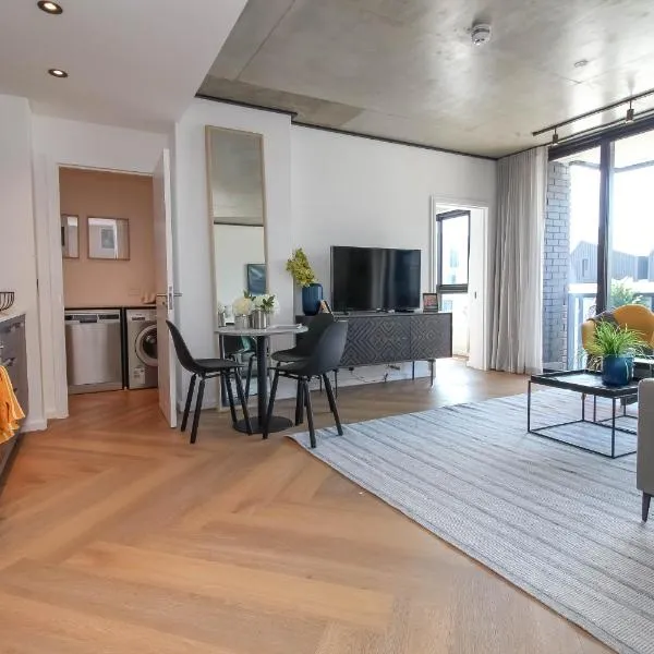 The Bridgewater Collection 409-Luxury 2 bed Modern Apartment at Century City, hôtel au Cap