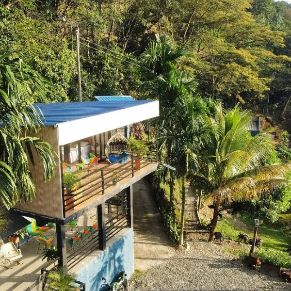 Cabaña Paraíso/ Jacuzzi Vista Panorámica a la Ciudad, ξενοδοχείο σε Βιλιαβισένσιο