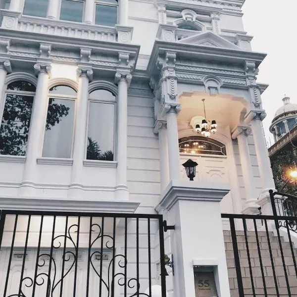 White House Private Room at PIK、ジャカルタのホテル