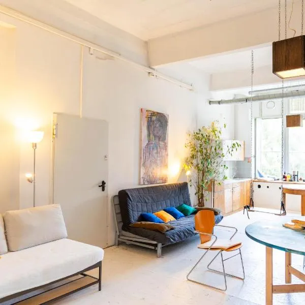 Einzigartiges 140qm LOFT – Party ist erlaubt!, hotel en Berlín