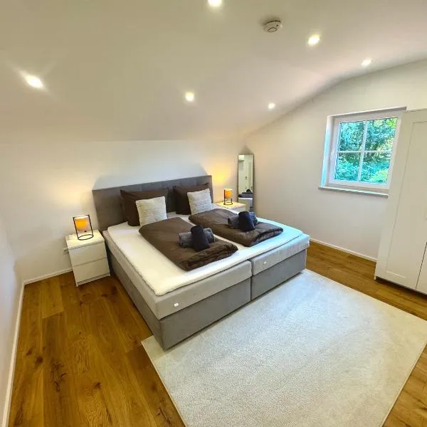 Modernes Apartment mit Balkon zwischen Chiemsee und Kampenwand, viešbutis mieste Bernau prie Chymzės