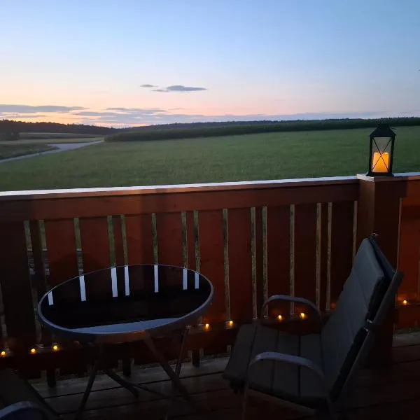 Ferienwohnung Geyer - NEU! mit Fasssauna - Altmühltal, khách sạn ở Rennertshofen