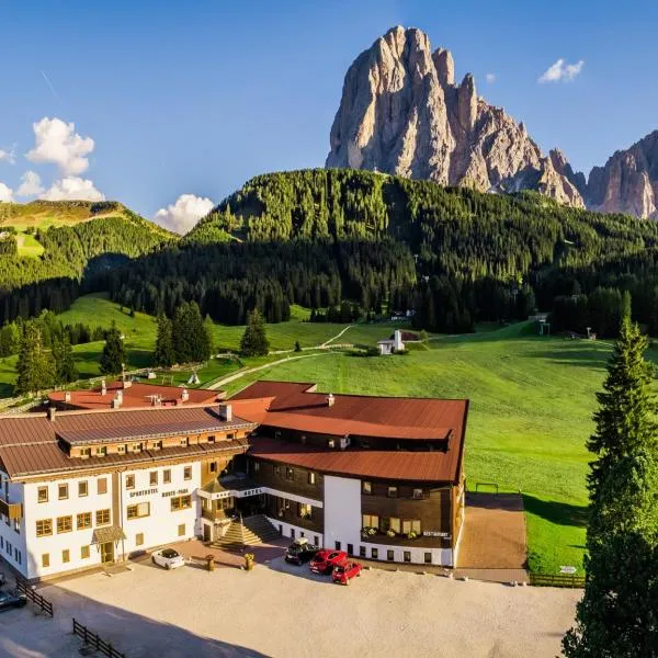 Monte Pana Dolomites Hotel, hotel en Santa Cristina Valgardena