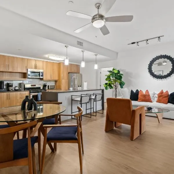 Amethyst Horizon - Stylish peaceful 2BR w zen Garden View Pool Gym, khách sạn ở Los Angeles