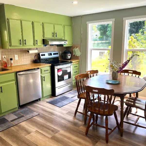 Orchard Cottage, hotel din Lantzville