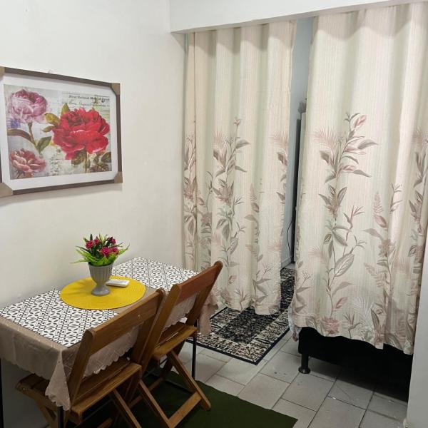 Suíte com cozinha em área nobre