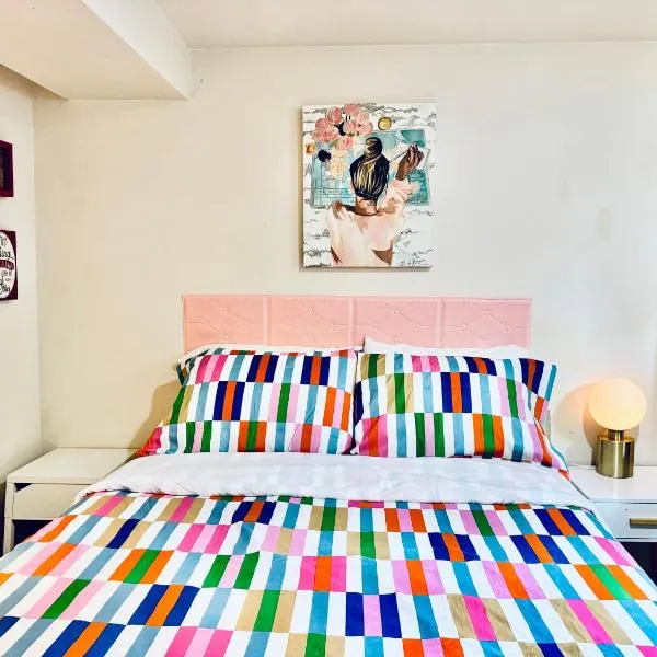 Cozy Private Room with Shared Bathroom on the 1st Floor - Conveniently Located near SeaTac Airport and Downtown, hotel in Seattle
