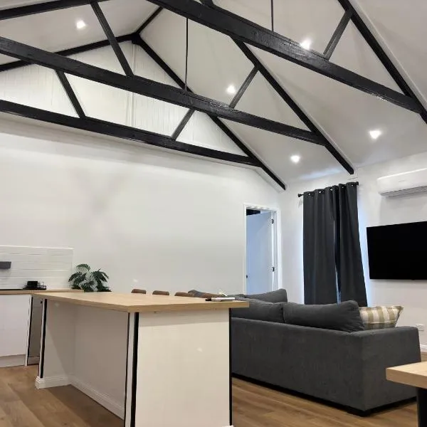 Roof Top Twin Ensuite CBD Apartment, hotel in Broken Hill