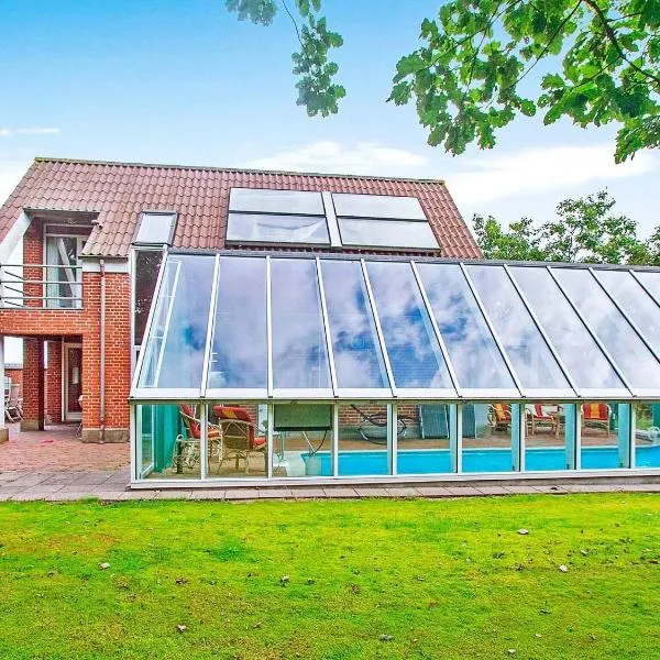6 person holiday home in Farsø, hotel sa Hvalpsund