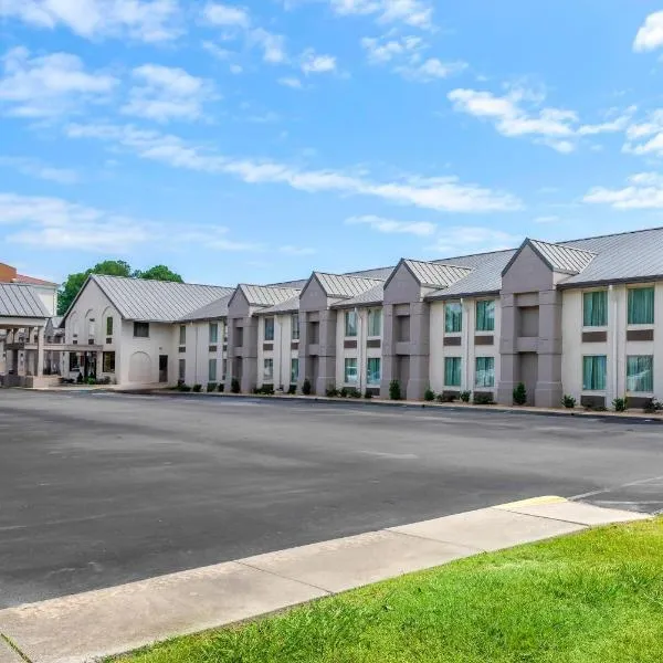 Comfort Inn Petersburg Near Fort Gregg-Adams, hotel di Petersburg