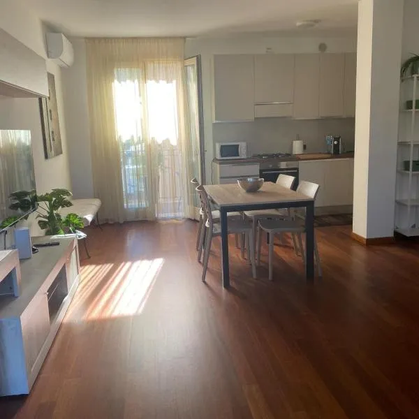 Luca's Home, hotel in Villongo SantʼAlessandro