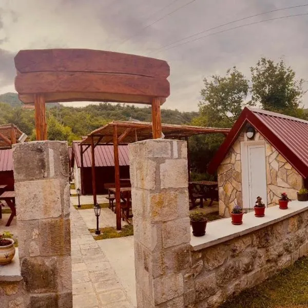 Vikendica,Bungalovi Lipska pećina, hotel in Cetinje