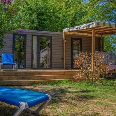 Camping Le Perpetuum, hotel in Domme