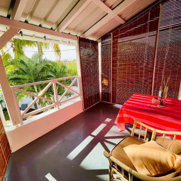 Mont Choisy Lodge - Cactus Apartment, hotel i Trou aux Biches