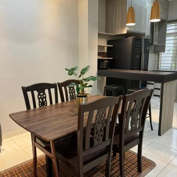 Sumayyah Tulip Quayside Shah Alam - Cozy 4BR Family Stay, ξενοδοχείο σε Shah Alam