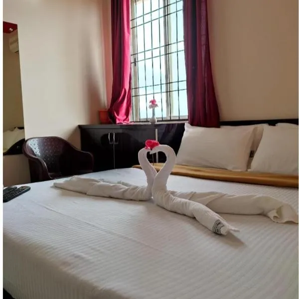 Ashraya Comforts, hotel in Chikmagalūr