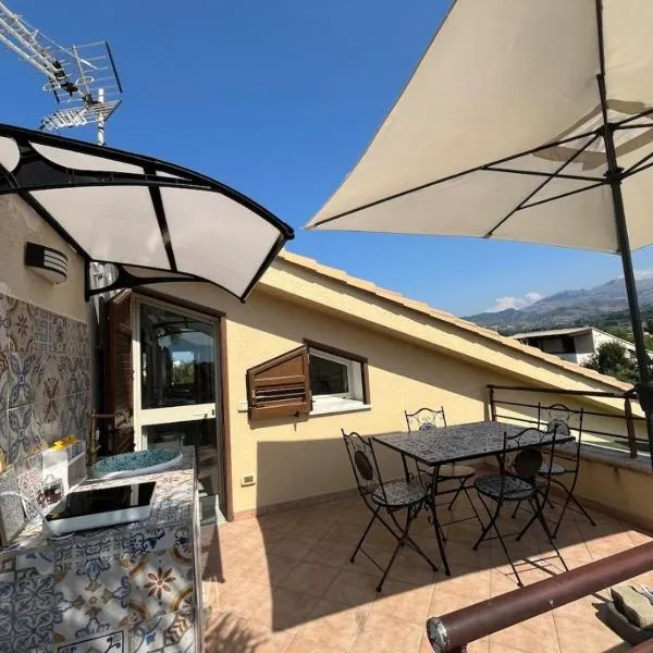 Maioliche Rooms, hotel in Campofelice di Roccella