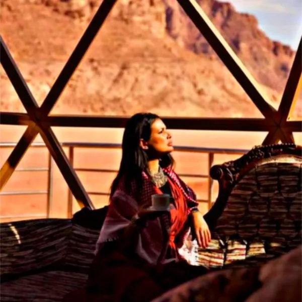 Helen Rum Luxury Bubbles & Jeep Tours, hotel in Wadi Rum