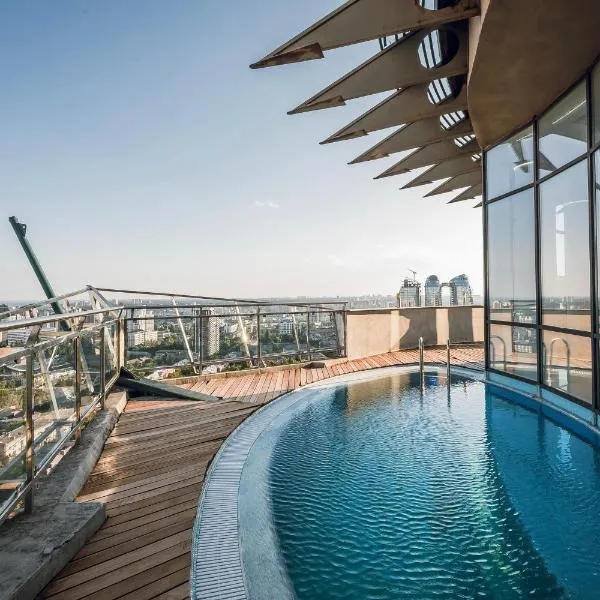 Апартаменты RoofPort, hotel in Kyiv