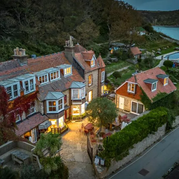 Bishops Cottage Lulworth Cove, hotel in Wareham