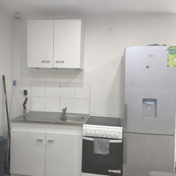 Appartement fonctionnel, hotel in Lons-le-Saunier
