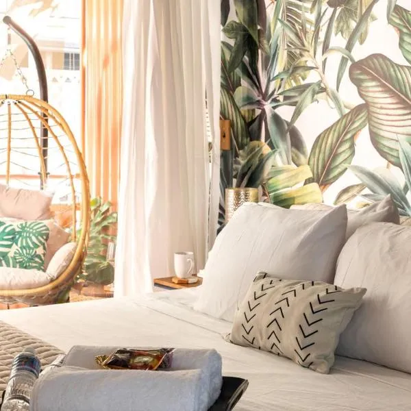 Waikiki Escape King Bed Pool Walk to Beach, hotel em Honolulu