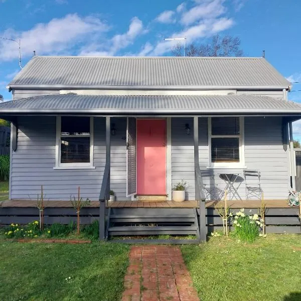 Lavender Cottage - Cute, Cosy & Pet Friendly、バララットのホテル