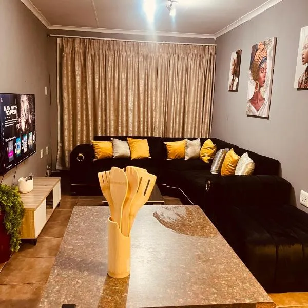 Mama R's unit 7, hotel in Newcastle