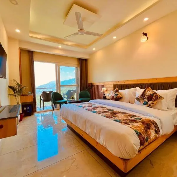 The Pine Woods A Luxury Resort in Mussoorie Rooftop Restro, hotel in Jāmb