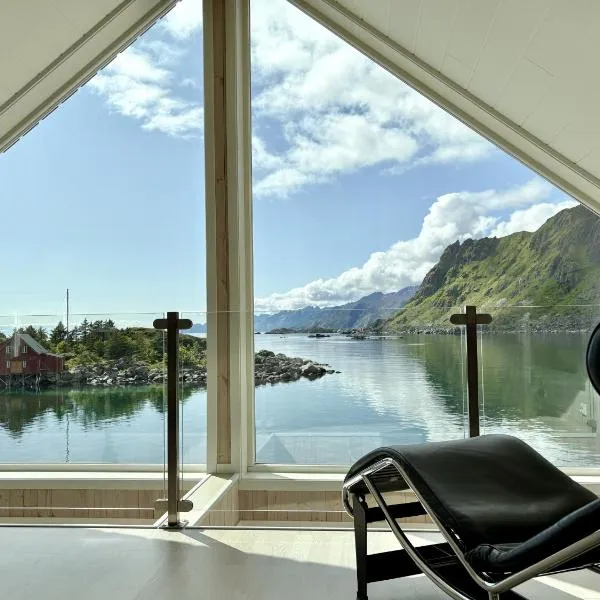 Cabin in Lofoten with spectacular view, hotel in Ballstad