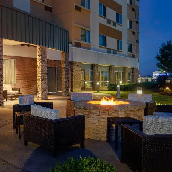 Viesnīca Courtyard by Marriott St. Louis St. Peters pilsētā Sentpītersa