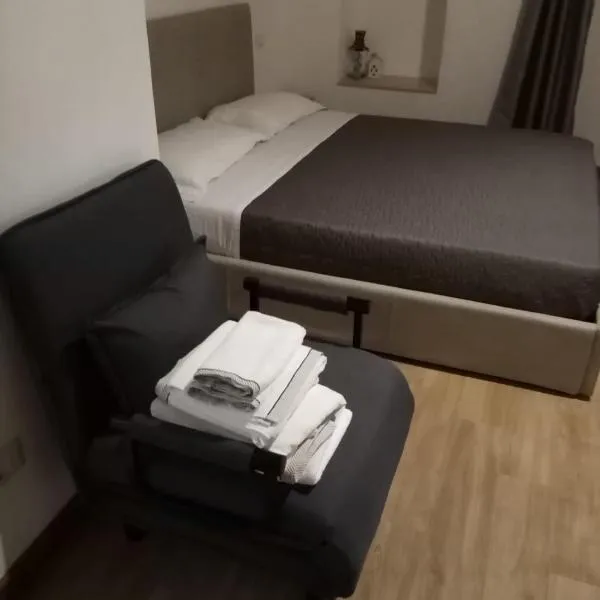 Largo Otranto - Guest House, hotel in Brindisi