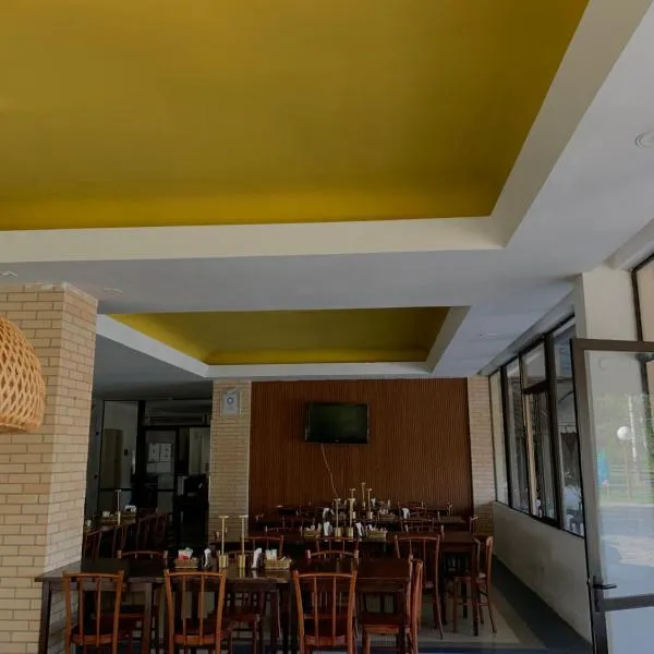 Coqueiral Praia Hotel, hotel in Santa Cruz