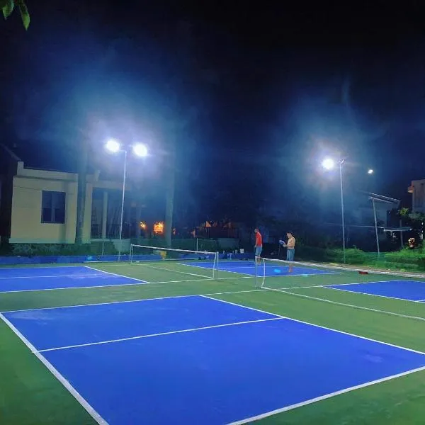 Nhà Hàng Khách Sạn Trà Cổ, hotel in Trà Cổ