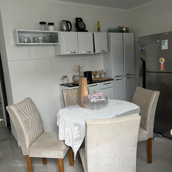 Casa de alto padrão com hidromassagem aquecida aceita pet perto da praia - Foto 4