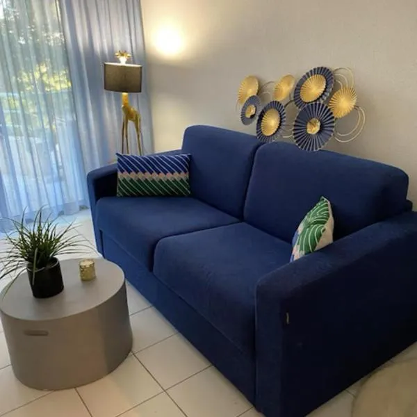 Studio mer 4 pers avec coin nuit, hotel v destinácii Fréjus