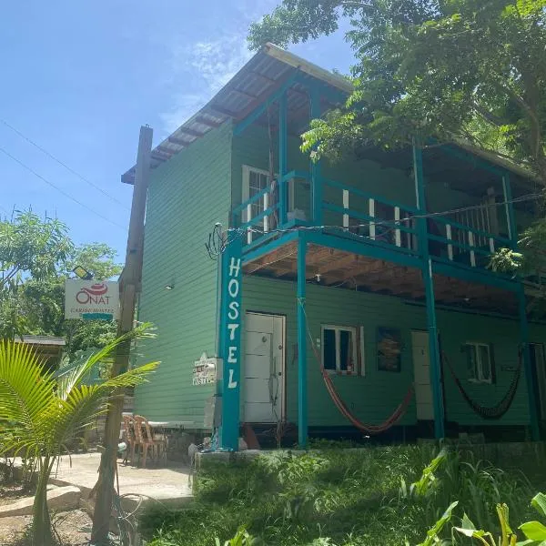 TOnat Caribe Hostel01, hotel in West End
