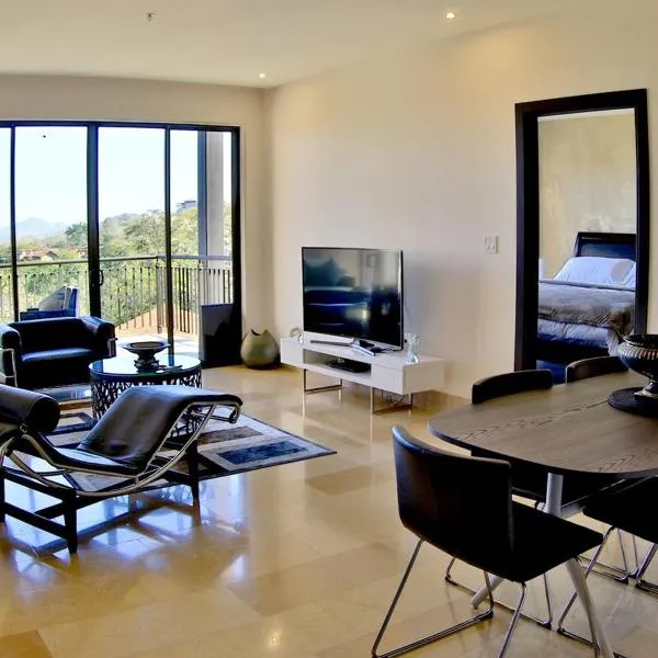 The Luxury Condo at Reserva Conchal, Great Beach, hotel i Playa Conchal