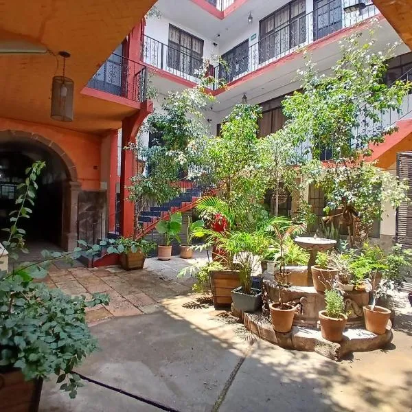 HOTEL SARITA & APARTAMENTOS CENTRO histórico, hotel en San Miguel de Allende