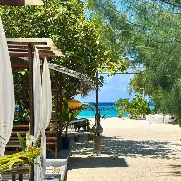 Noah Private Beach House, hotel in Himmafushi