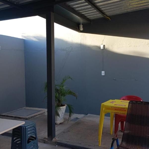 Casa com Piscina dois quartos com ar um banheiro - Foto 4
